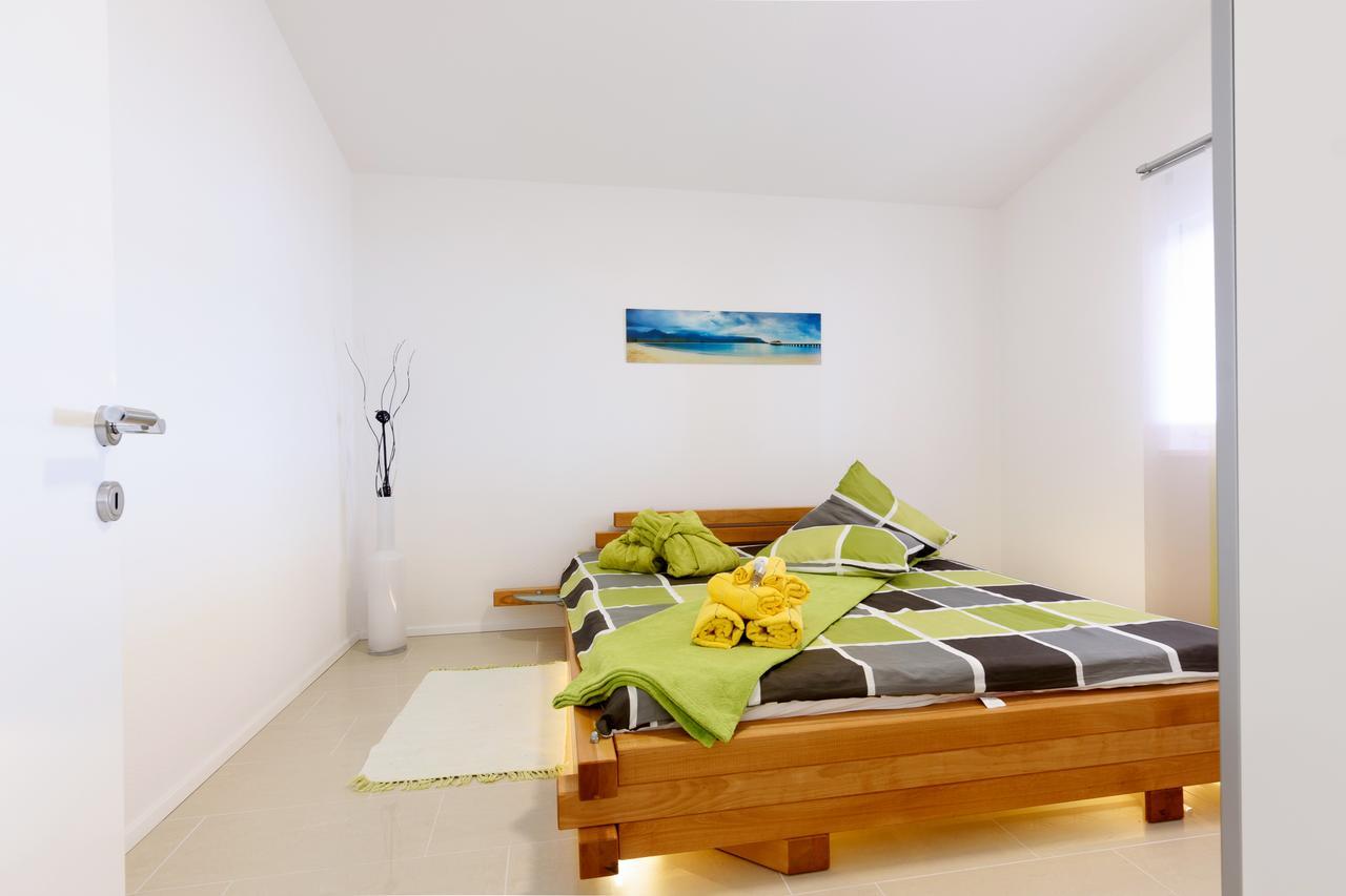 Studio Apartment Maslina Gornji Karin Exterior photo